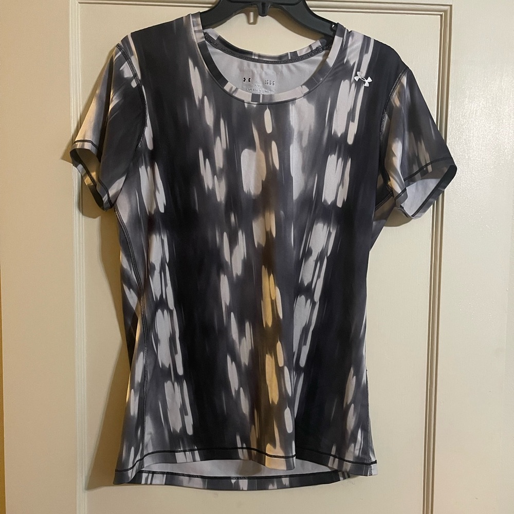 Under Armor printed top.  Size large.  Good condition.